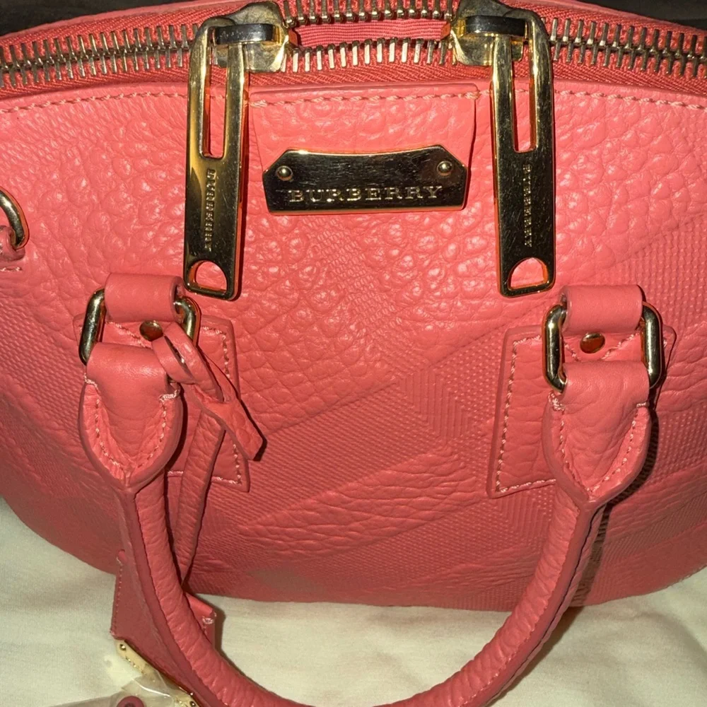 Burberry Coral Textured Satchel with Gold Accents - Picture 4 of 11
